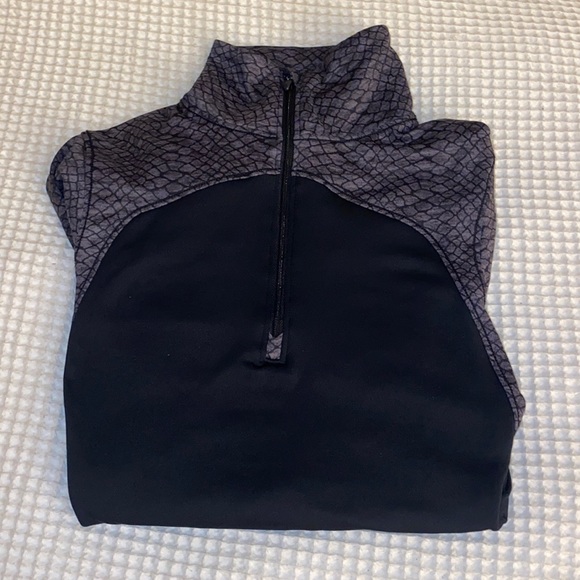 Under Armour Tops - Under Armour Quarter Zip